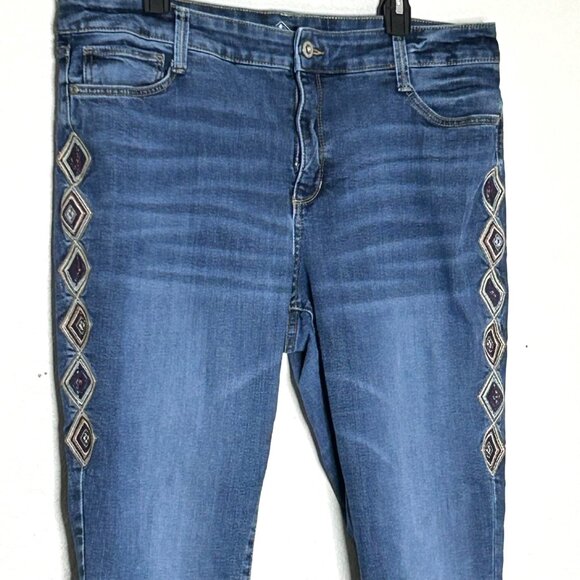 St John's Bay Women's Skinny Leg size 18 Embroidered Blue Jeans - Picture 2 of 15